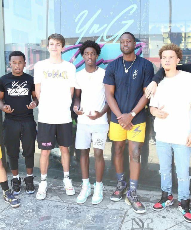 给篮球鞋戴皇冠？李宁这波骚操作有点意思