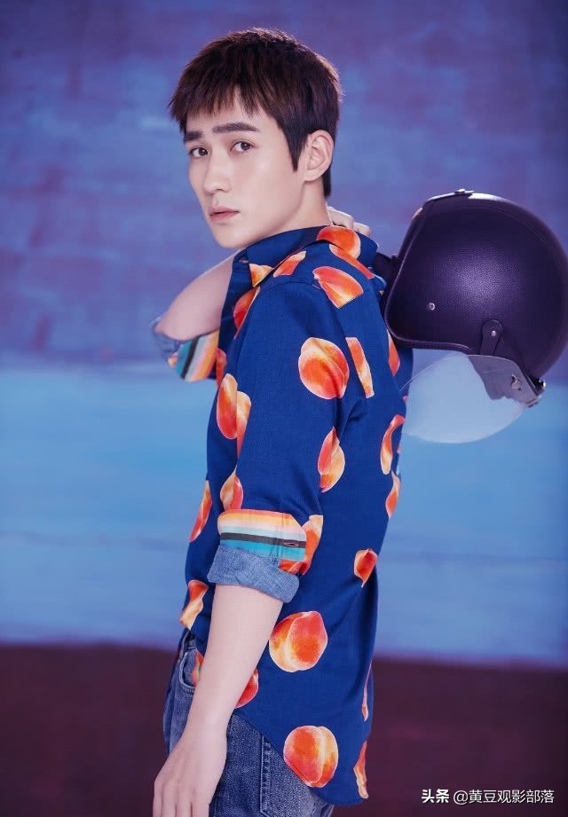 电视剧叛逆者中朱一龙的造型,朱一龙新剧叛逆者寸头