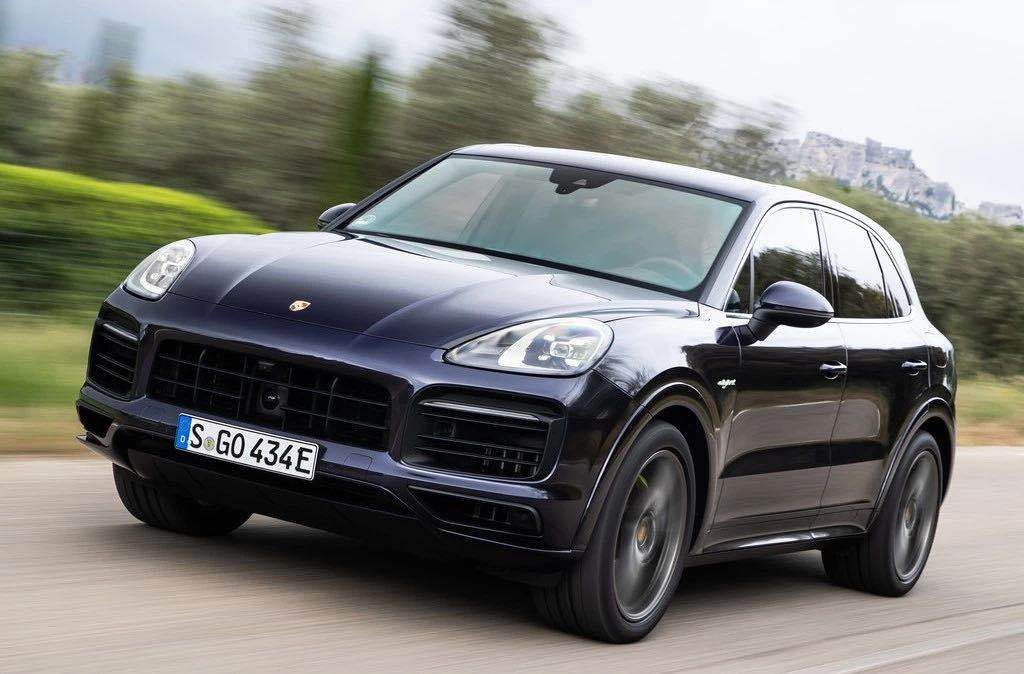 汽车贴完膜不平整,汽车贴膜后注意什么才能不起泡