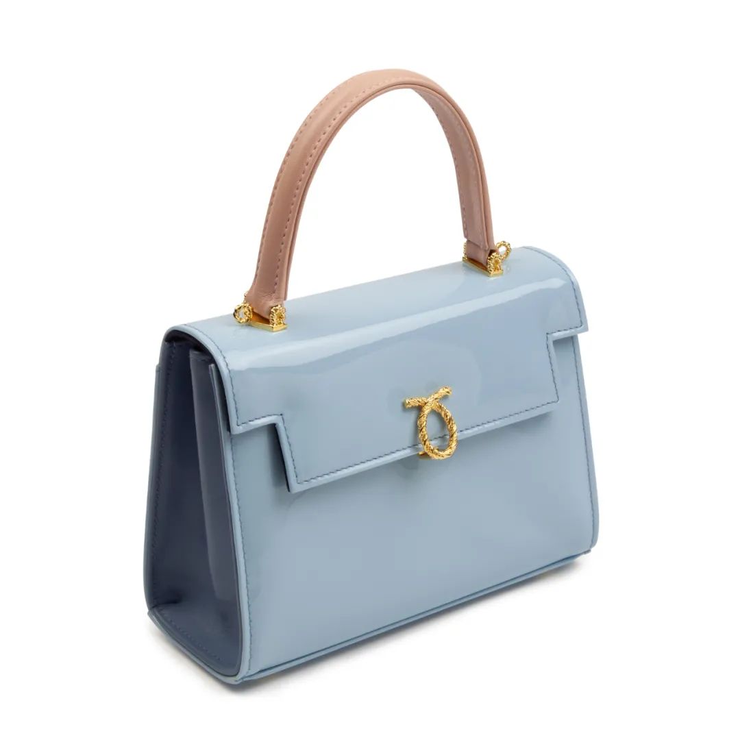 英国女王拿过的包包,英国伊丽莎白女王二世包包