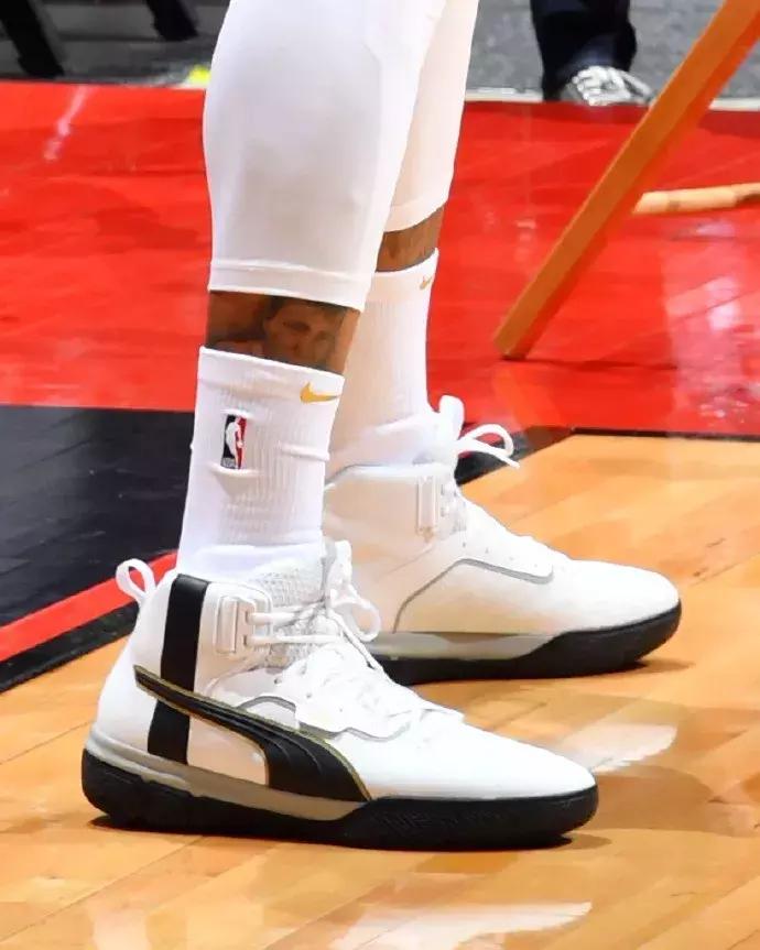 杜兰特太阳首秀上脚球鞋,nba2019总决赛g5杜兰特上脚球鞋