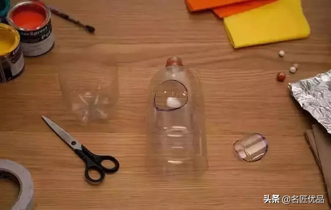 变废为宝矿泉水瓶手工制作机器人,废矿泉水瓶利用手工制作大全图片