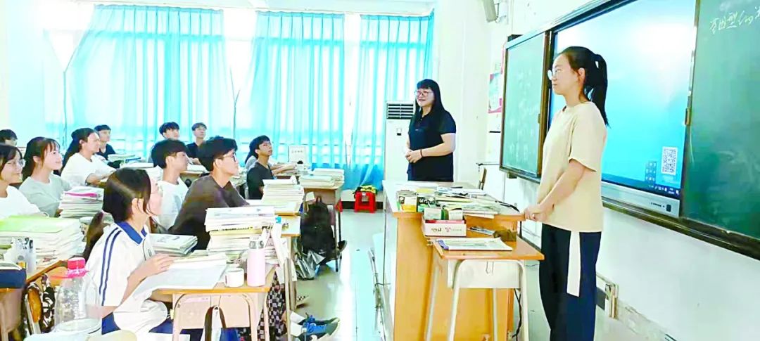 我心目中理想的教师,我心中最美的教师