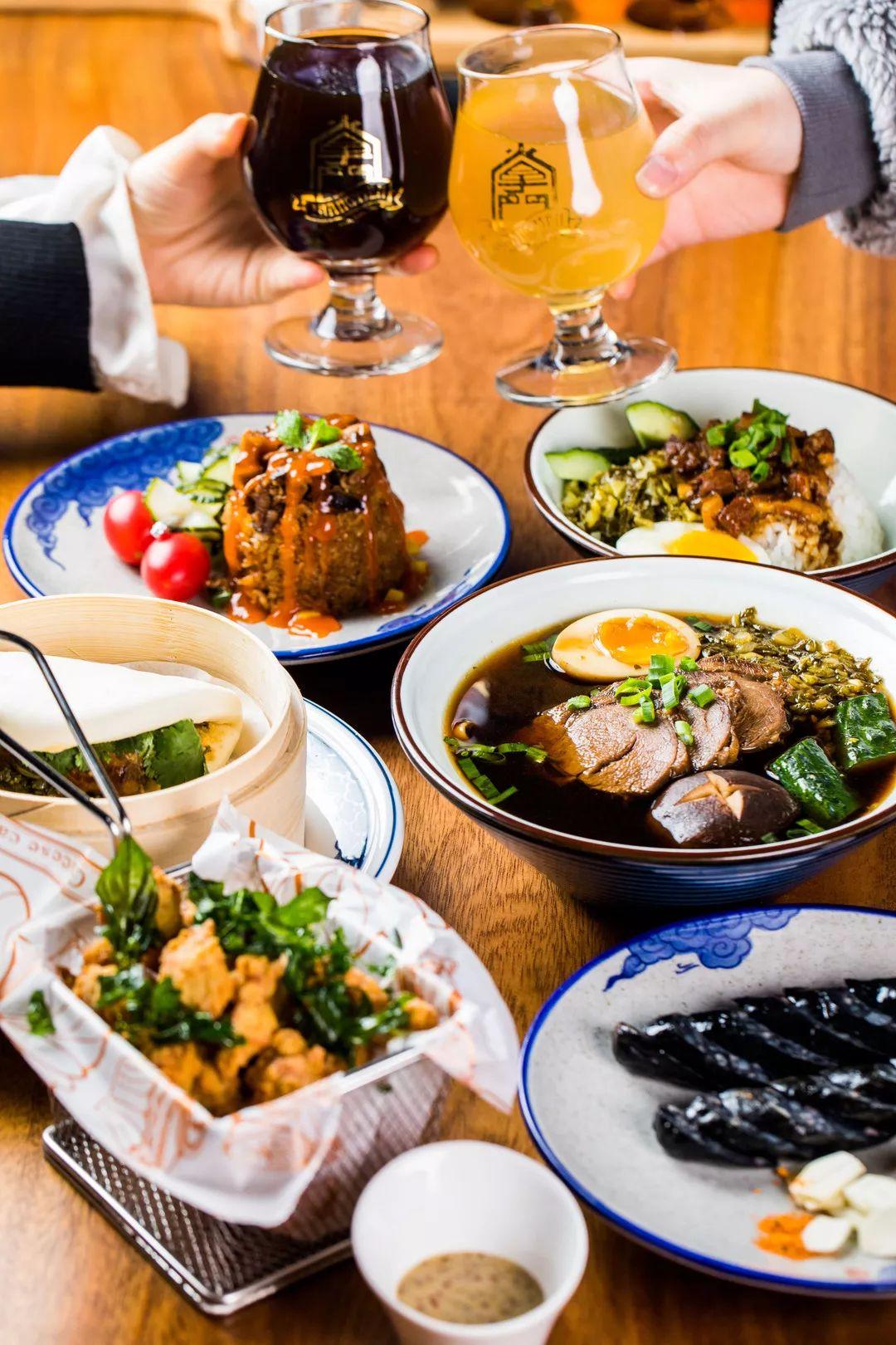 外国人喝中国精酿,泥煤味精酿