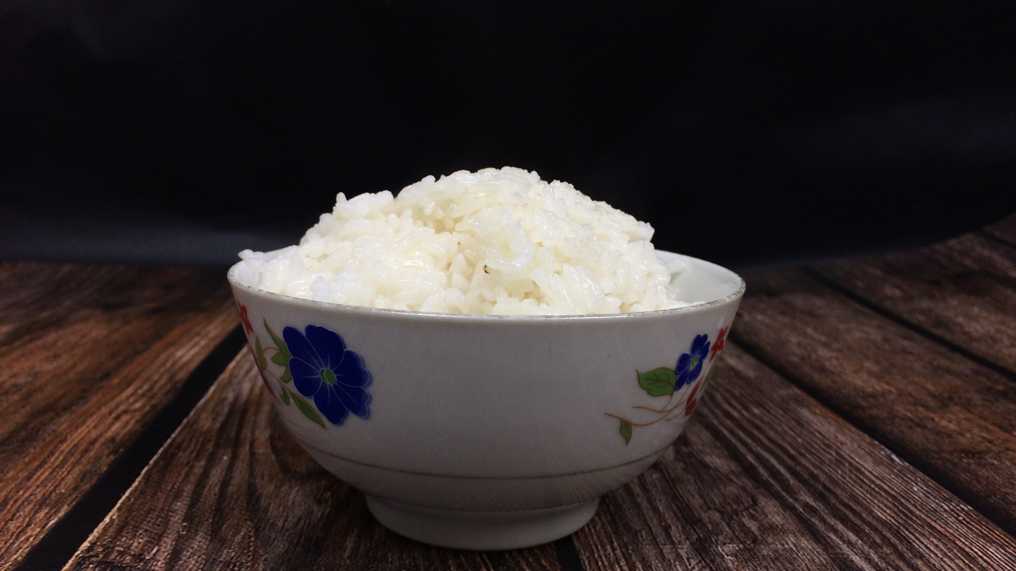 米饭喜欢吃硬的,米饭喜欢吃软的粘的