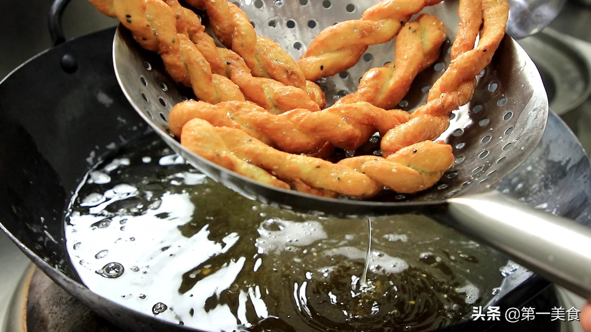 正宗酥脆麻花的做法,麻花不要苏打的做法