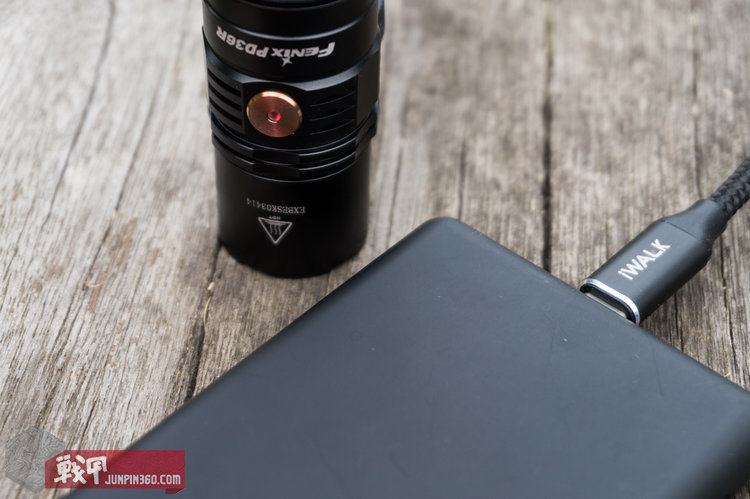 fenix菲尼克斯pd36rv2.0,fenix手电pd40r与pd36r哪个好