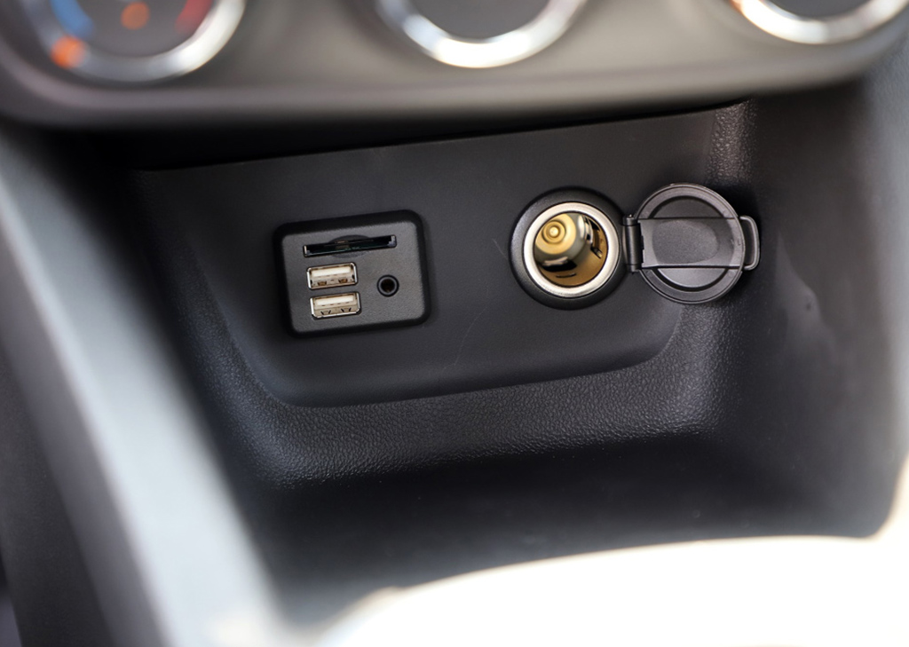 圣诞大战一触即发,新一代创酷还是柯米克?