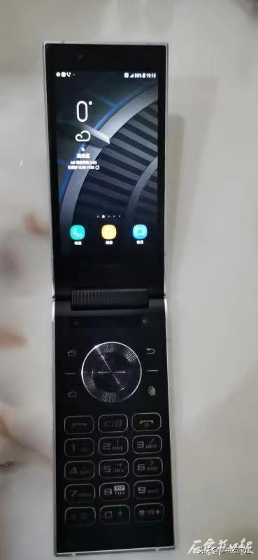 手机丢在网约车上司机拒不承认,网约车司机乘客手机丢车上没看见