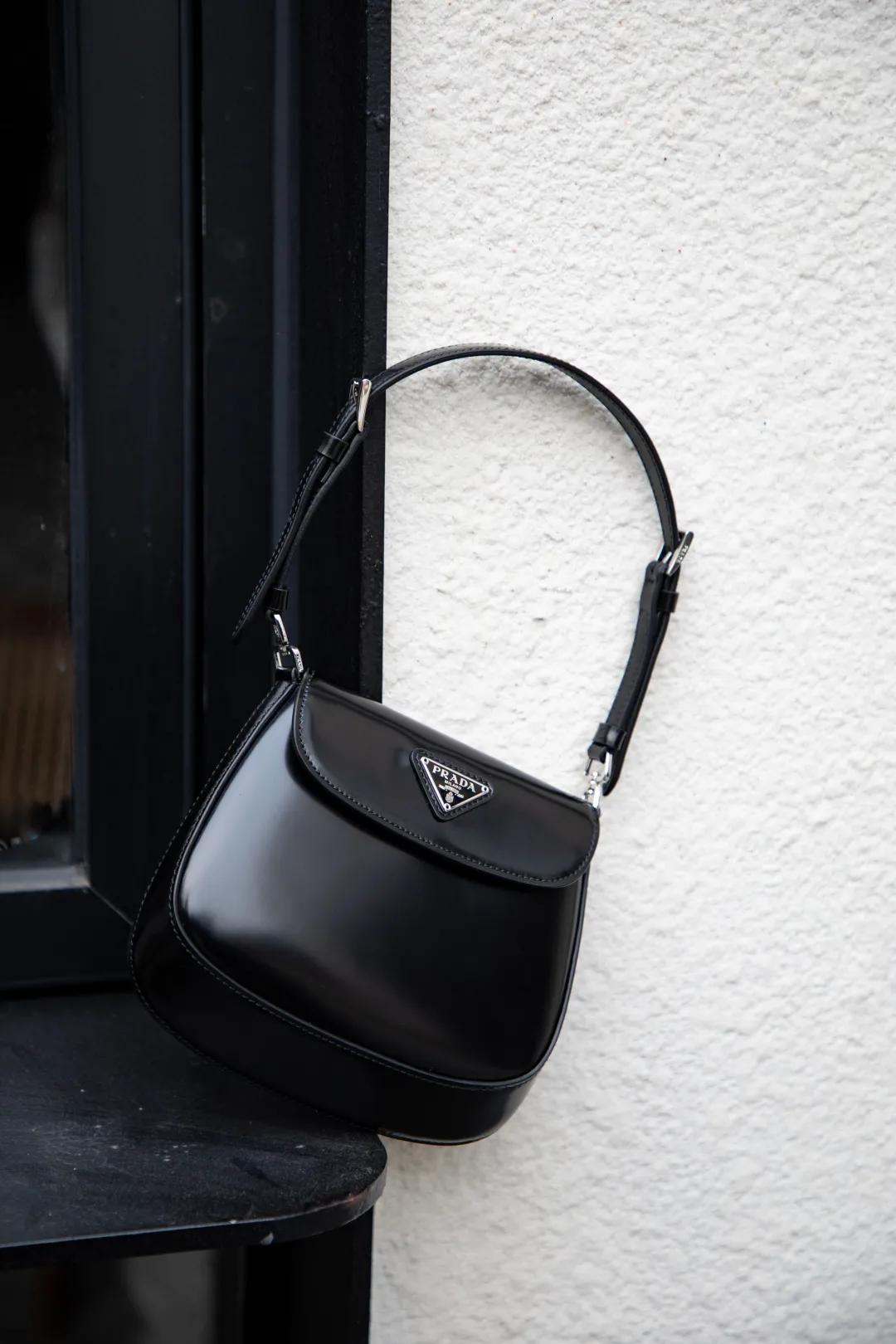 prada最新logo,prada这个品牌成功的原因