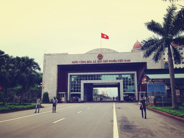 一.越南VietNam，骑着破车到越南，还没入境就已发觉旅途艰难