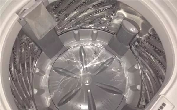 洗衣机不清洗比马桶还脏懒人神器,洗衣机这样清洗比马桶还要脏