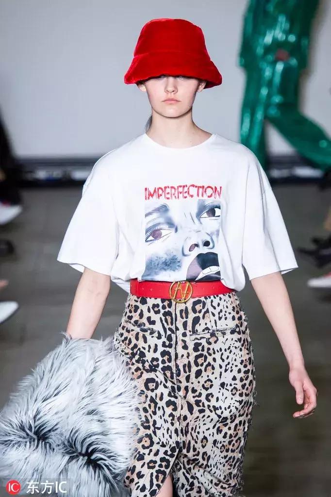 粉色打底适合什么颜色的外套,最适合女生的颜色