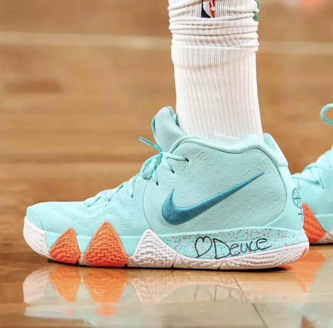 为什么有男性喜欢穿袜子的女生,为什么女生都喜欢男生穿袜子