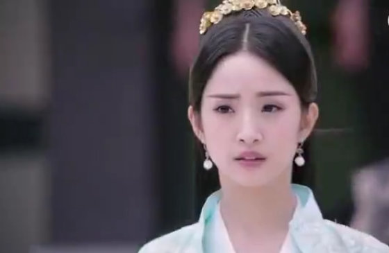 林依晨《小女花不弃》与小11岁张彬彬谈恋爱,《兰陵王》后又要火