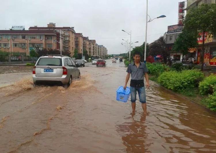 80后穷小伙靠5000元创业两年,农村小伙白手起家一年成千万富翁