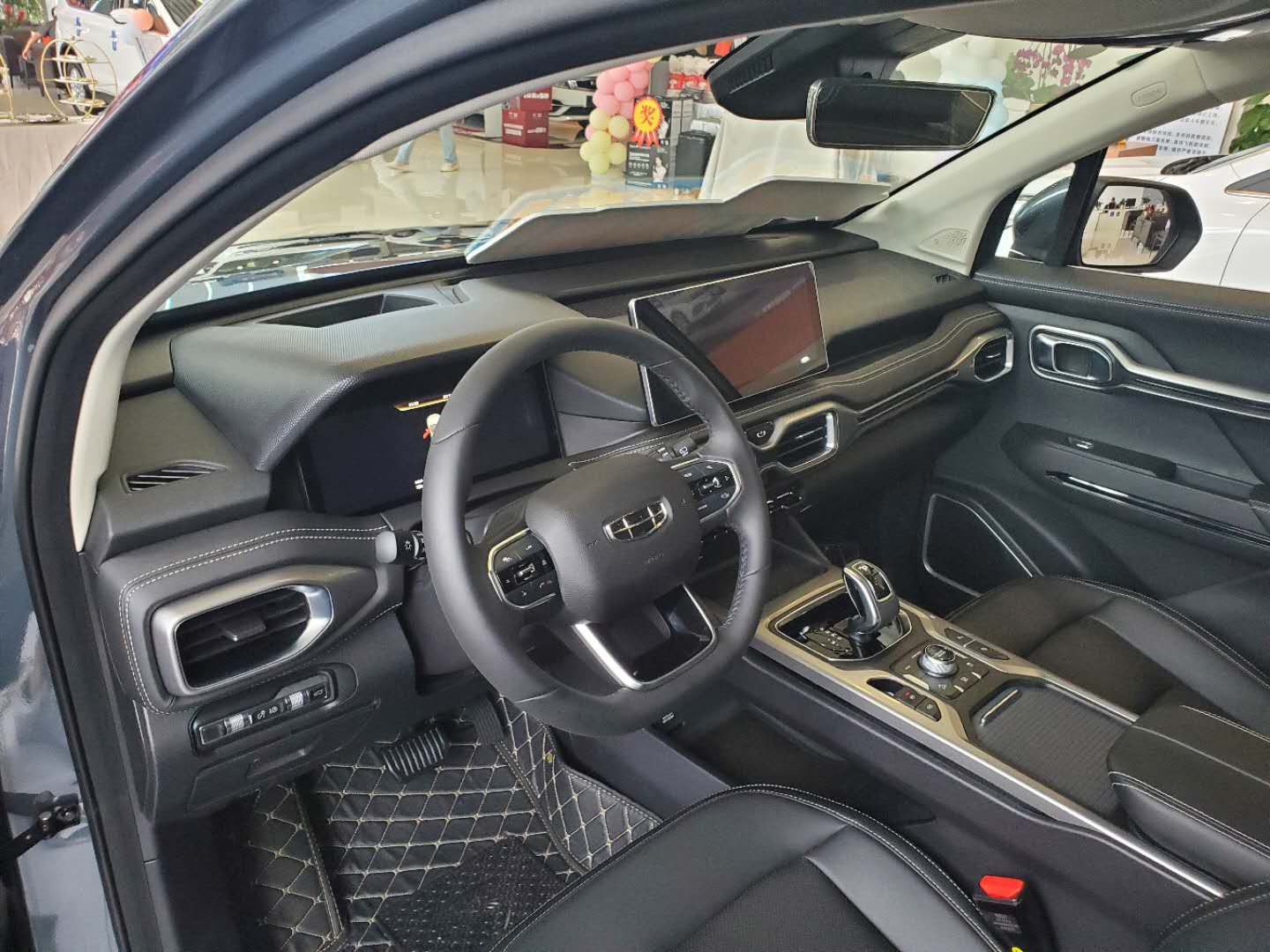 虎8和豪越怎么选,吉利豪越和瑞虎8哪个值得入手