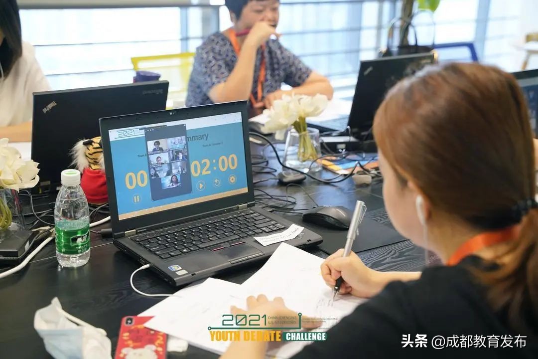 中美高中交流赛,中美高中生对比出场