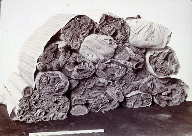 1908年未遭受破坏的敦煌莫高窟,1908年法国人拍摄的敦煌莫高窟