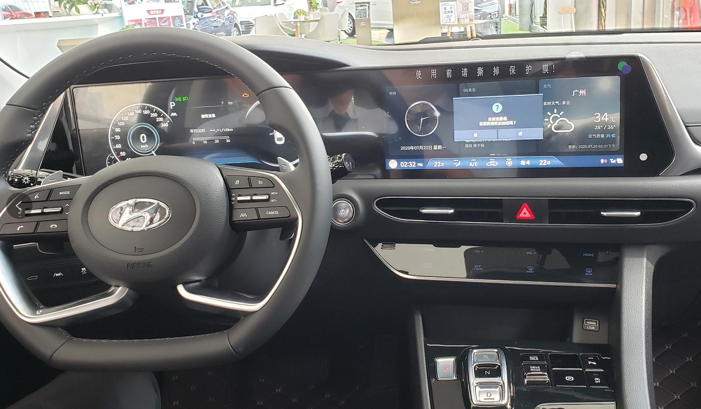 探访北京现代4s店伊兰特,北京现代索纳塔内景