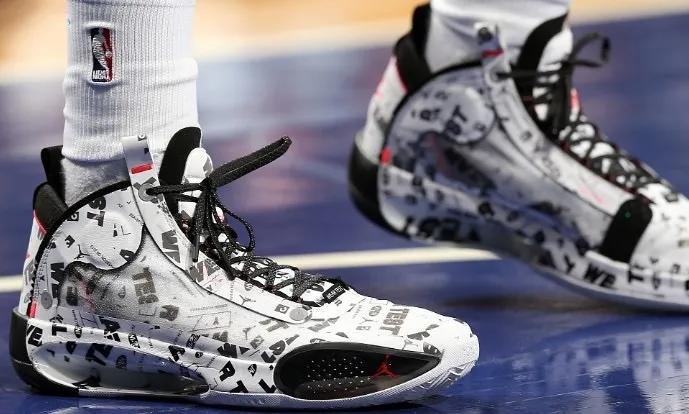 aj黄蜂队配色,nba球员上脚aj11红色