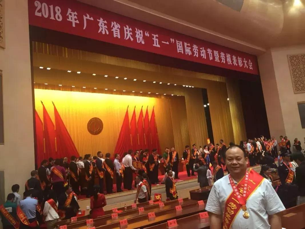 在辞旧迎新的时刻回顾过去,在过去的一年我们都经历了什么