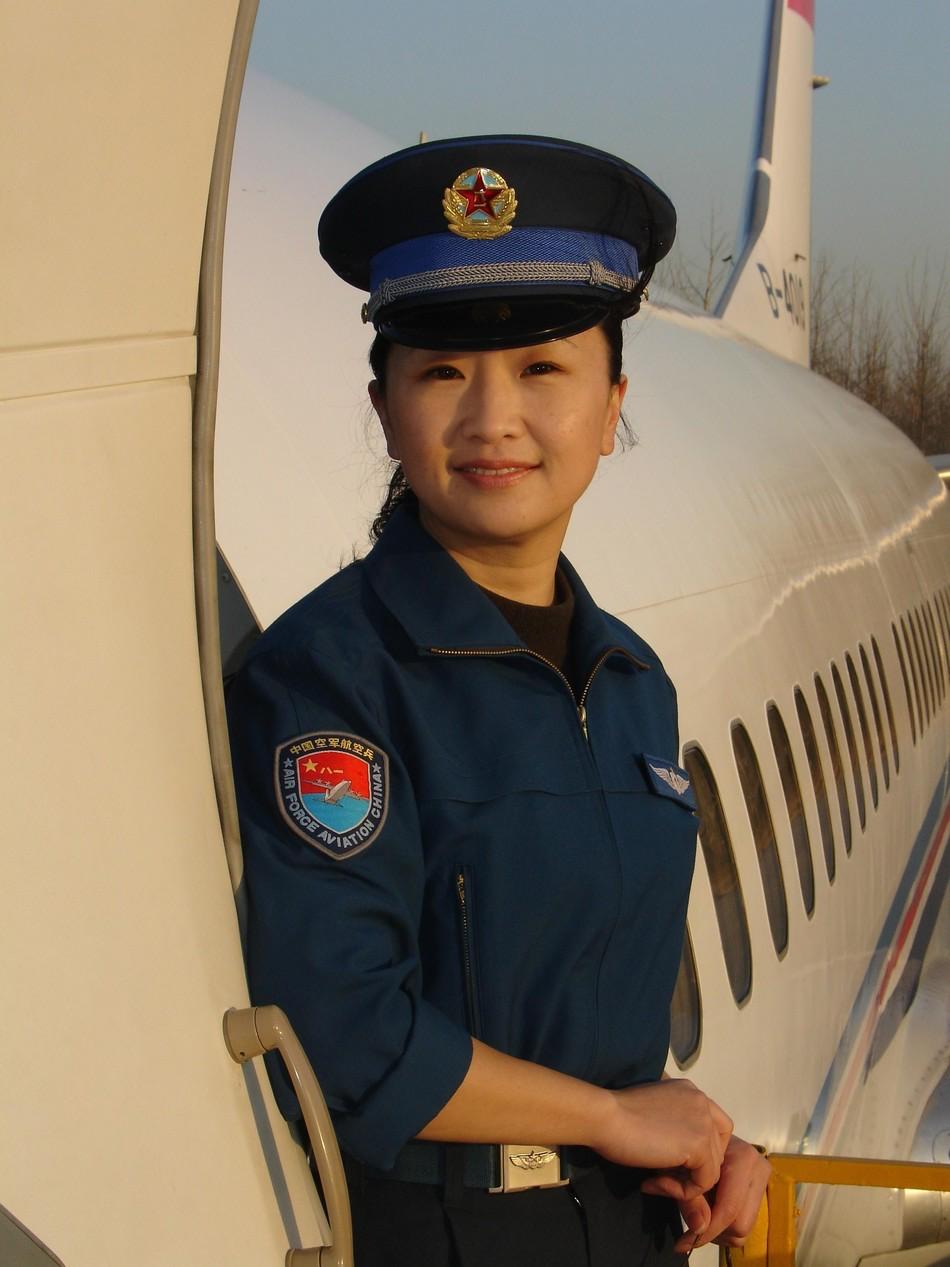 中国培养一名战斗机飞行员多少钱,中国飞行员工资多少钱1个月