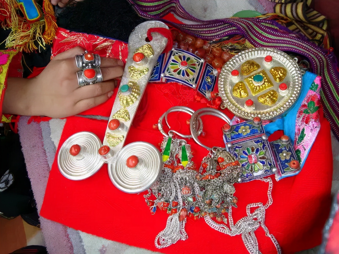 迭部下迭服饰介绍,迭部服饰