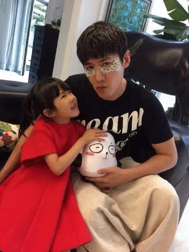 浣犵殑鐪奸湝鏄孩姒滃悧,浣犵殑鐪艰啘鏄笉鏄创閿欎簡