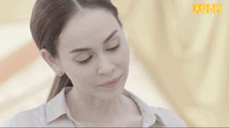 扒开衣服，这女人杀疯了