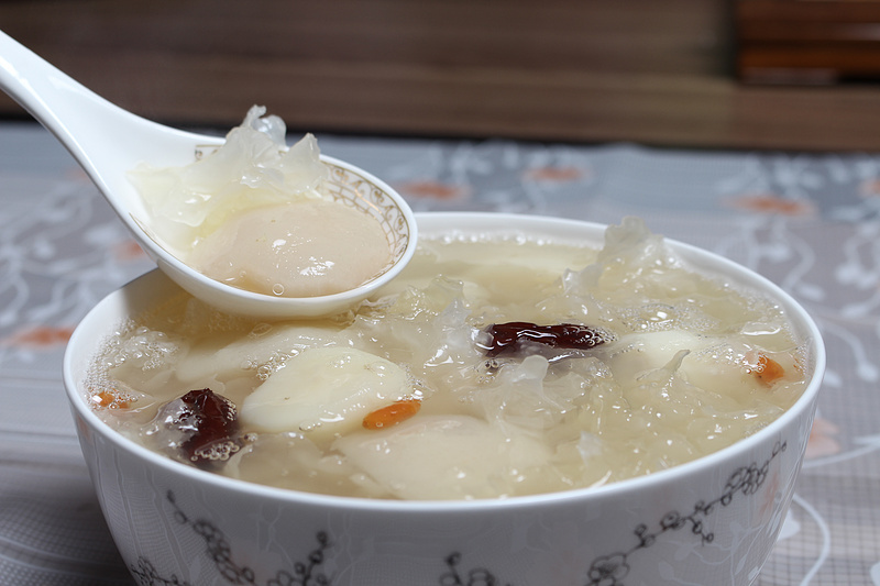 桂林荔浦马蹄：被誉为“地下明珠”，吃着清甜还能清热润肺