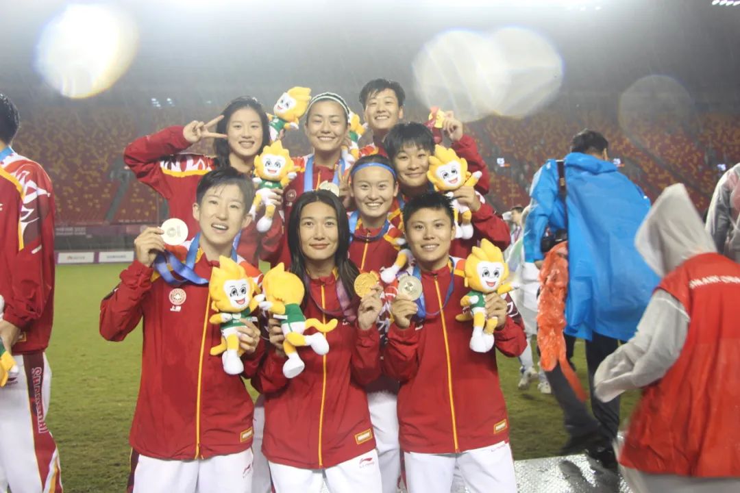 华政女孩最新完整视频,华政女孩