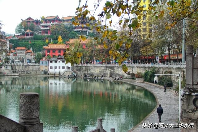 在冬天里看遵义湘江河上的秋色