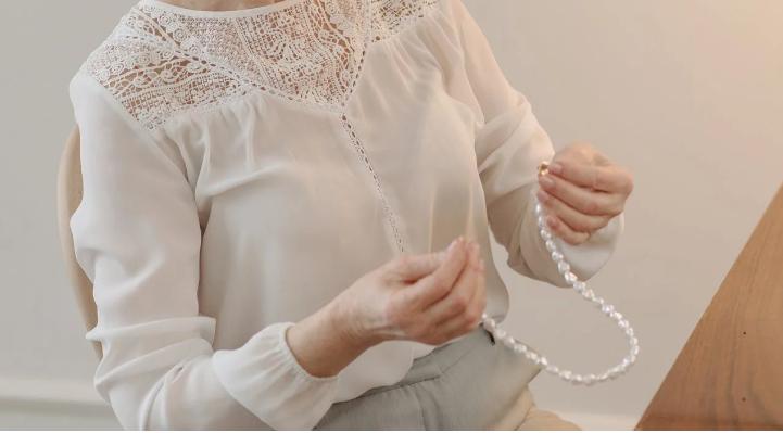 宝宝出生后带什么,2002年出生的人佩戴什么首饰