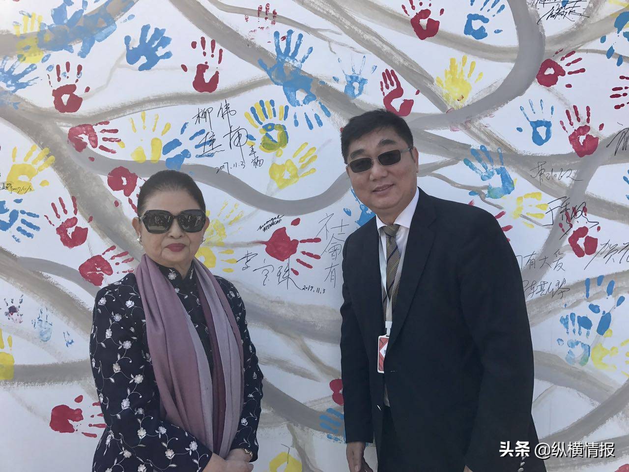 两个舞女竞争电视剧,两个富家少爷看上一个舞女