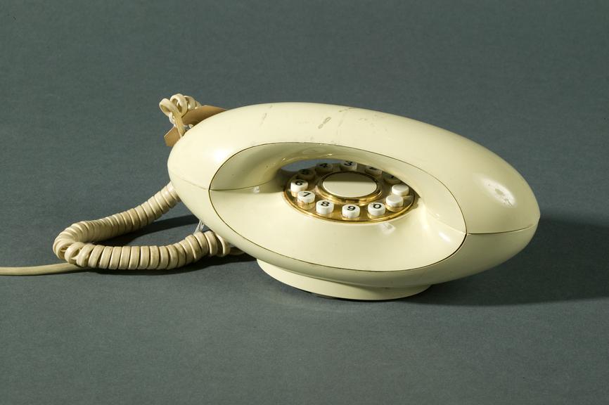 英国电话机原型,英国的电话机
