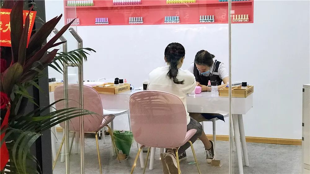 四环外开了家盒马，整个剑南大道的人都去凑热闹了