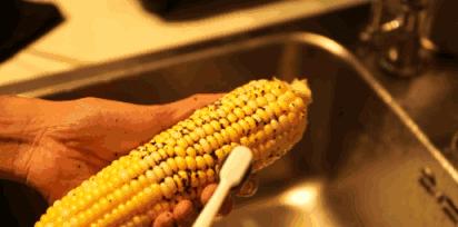 牙龈上火、红肿，还口臭？香港人用了91年的中药牙膏，消炎抑菌，让你刷出一口健康好牙