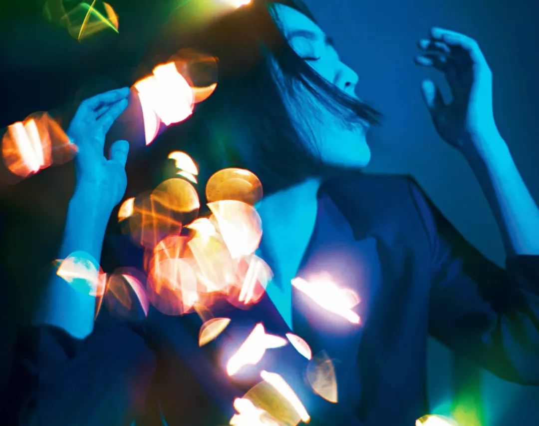 小S被分成两半的女人