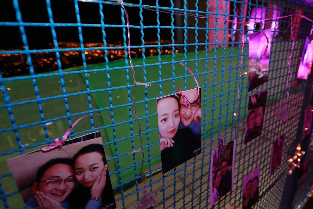 求婚钻戒视频浪漫周大福,周大福400米高空求婚视频