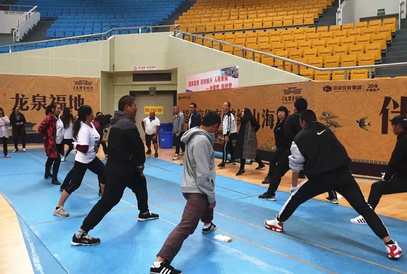 确认过眼神你们是最吃苦耐劳的人,确认过眼神的你就是我们要找的人