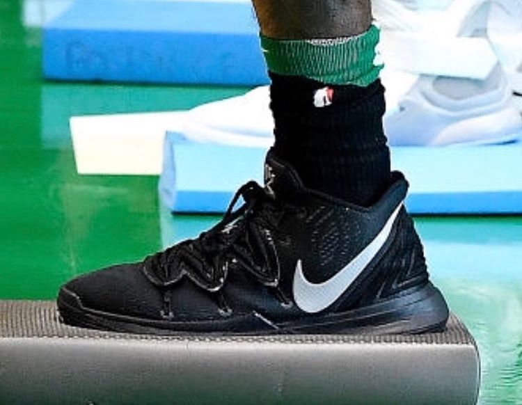 今天来看看球星都穿什么球鞋,新赛季战火重燃