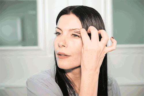 聊聊赵丽颖这张结婚证照片儿……