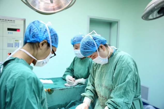 难！险！潍坊市妇幼保健院剖宫产剥除大个阔韧带肌瘤