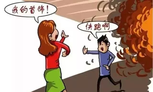 楼道乱堆杂物堵塞疏散通道危险,楼道乱堆杂物的温馨提示