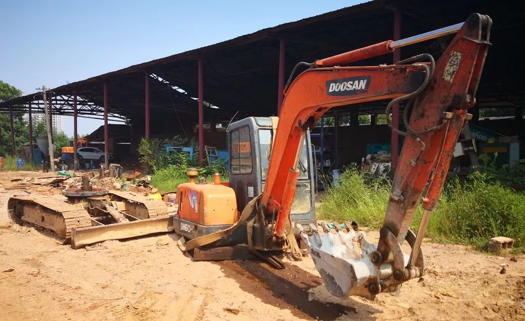 百万挖机不翼而飞,百日会战