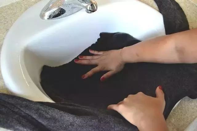 羊毛衣水洗掉毛怎么补救,羊毛衣怎么洗才不会掉毛