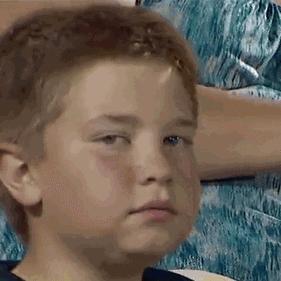 武汉9岁孩子玩刺激游戏,玩个刺激游戏的小孩