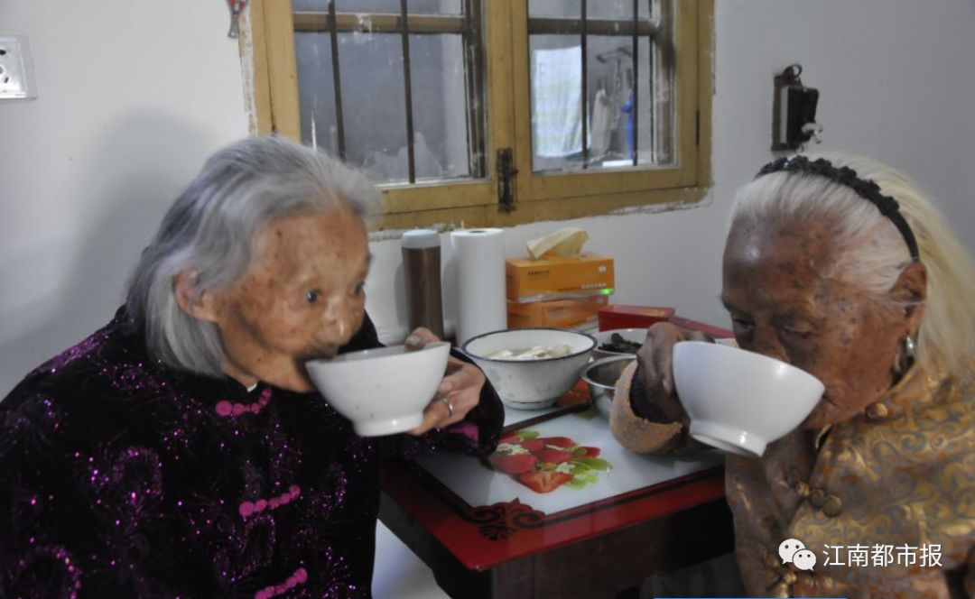 个税抵扣继续教育支出指的是哪个,个人所得税教育费用如何抵扣