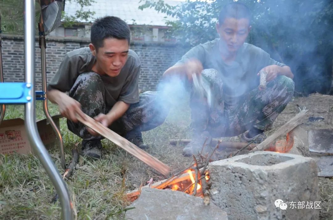 新兵连相聚完整版,新兵连25年相聚完整版